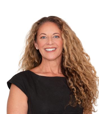 Portrait of Nicole Gossett, REALTOR®.